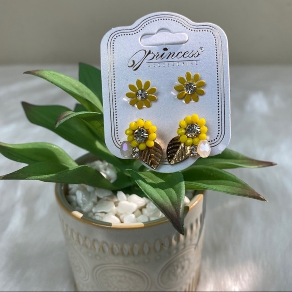 2 Pair of Beautiful Yellow Earrings‎